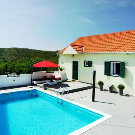 House Lucia * Brstanovo