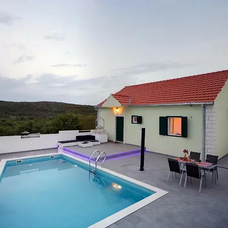 House Lucia Casa de Férias