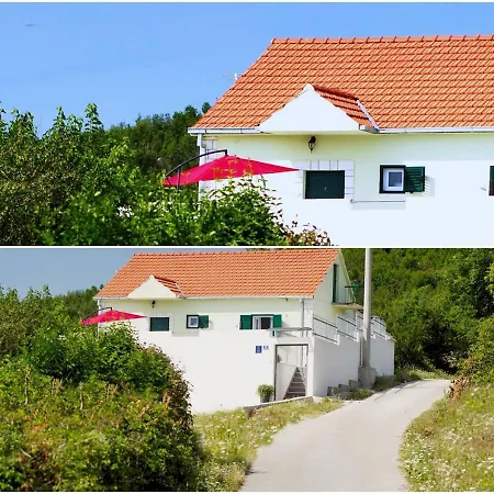 House Lucia Holiday home Brstanovo